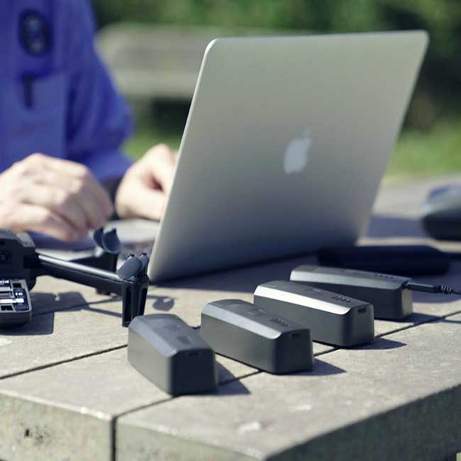 ANAFI 4 batterie da 25 minuti ognuna ANAFI 4 batterie
